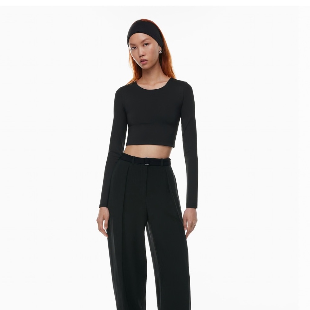 Contour Crew Cropped Long Sleeve